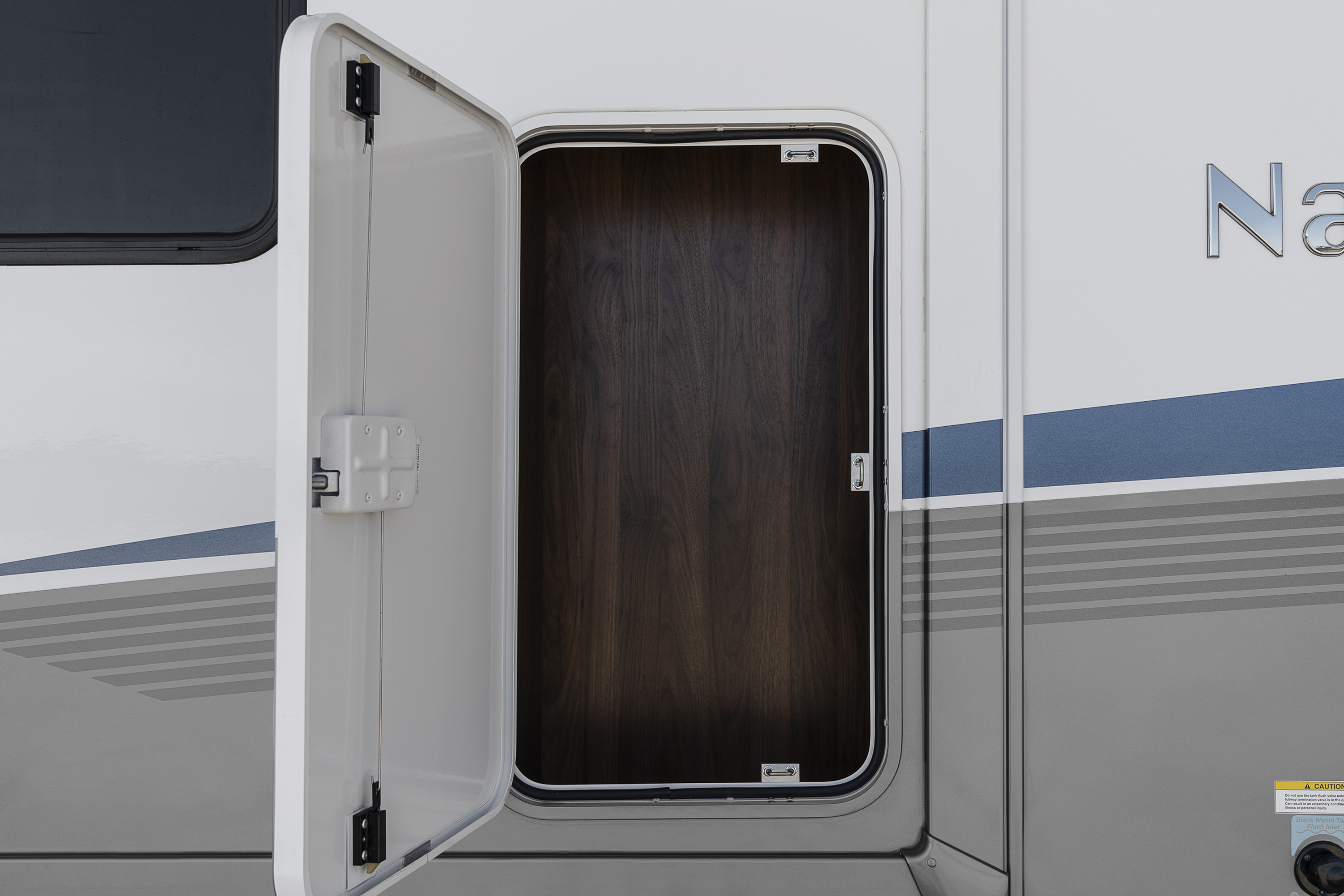 2026 Winnebago Voyage 5W V3134RL photo 7